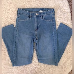 H&M Jeans.